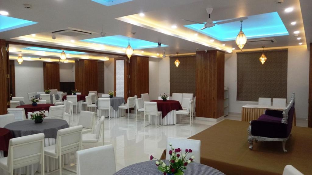 Alankrita Suites & Party Halls Mérath Exteriér fotografie